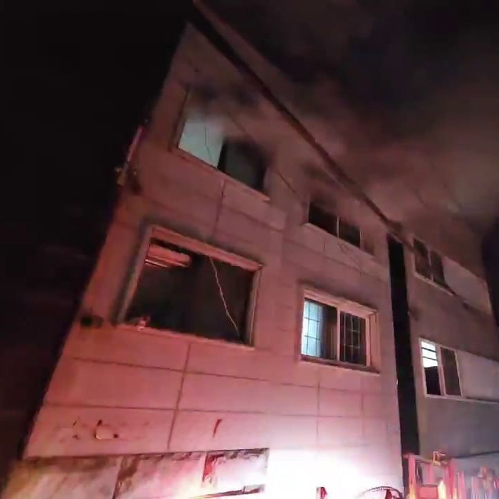 성남 4층 규모 다세대주택 2층서 화재…2명 심정지