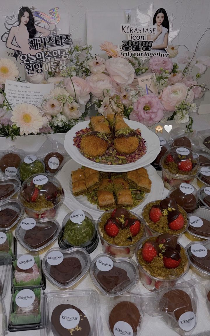 [서울=뉴시스] 그룹 아이브 멤버 장원영이 지난 28일 소셜미디어에 선물받은 두쫀쿠(두바이 쫀득 쿠키) 사진을 올렸다. (사진=장원영 인스타그램 캡처) 2026.01.29. photo@newsis.com *재판매 및 DB 금지