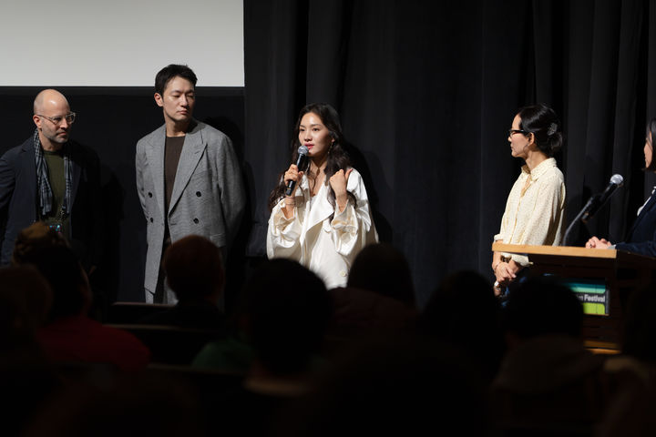 [서울=뉴시스] 배우 최희서가 할리우드 영화 '베드포드 파크'로 제42회 선댄스 영화제에 참석해 현지 관객의 기립박수와 해외 언론의 호평을 받았다. (사진=Zimo Jin 제공) 2026.01.29. photo@newsis.com *재판매 및 DB 금지