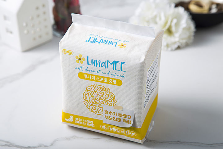 [서울=뉴시스] 루나미 소프트 생리대 날개형 상품. (사진=쿠팡 제공) *재판매 및 DB 금지