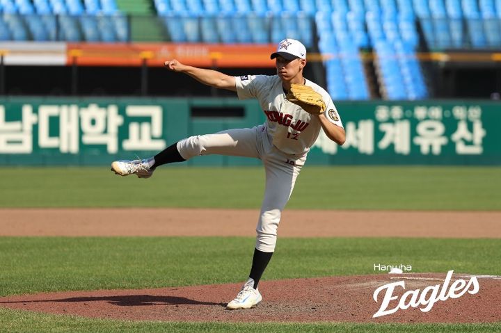 [서울=뉴시스] 양수호가 29일 김범수의 보상선수로 한화 이글스의 지명을 받았다. 사진은 2024년 한화이글스배 고교 vs 대학 올스타전에 출전해 공을 던지고 있는 양수호. (사진=한화 이글스 제공) 2026.01.29. *재판매 및 DB 금지