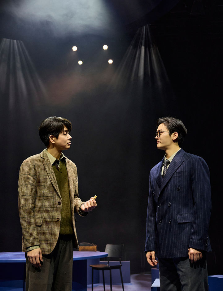 [서울=뉴시스] 연극 '튜링머신'에서 튜링을 연기하는 배우 이상윤. (사진=크리에이티브테이블 석영 제공) 2026.01.29. photo@newsis.com *재판매 및 DB 금지