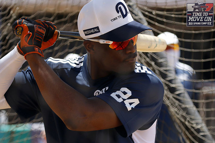 [서울=뉴시스] 프로야구 두산 베어스의 다즈 카메론이 28일(현지 시간) 호주 시드니에서 열린 구단 스프링캠프에서 타격 훈련을 하고 있다. (사진=두산 베어스 제공) 2026.01.29. *재판매 및 DB 금지