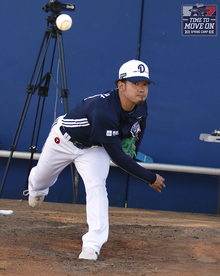 [서울=뉴시스] 프로야구 두산 베어스의 타무라 이치로가 28일(현지 시간) 호주 시드니에서 열린 구단 스프링캠프에서 불펜피칭을 하고 있다. (사진=두산 베어스 제공) 2026.01.29. *재판매 및 DB 금지