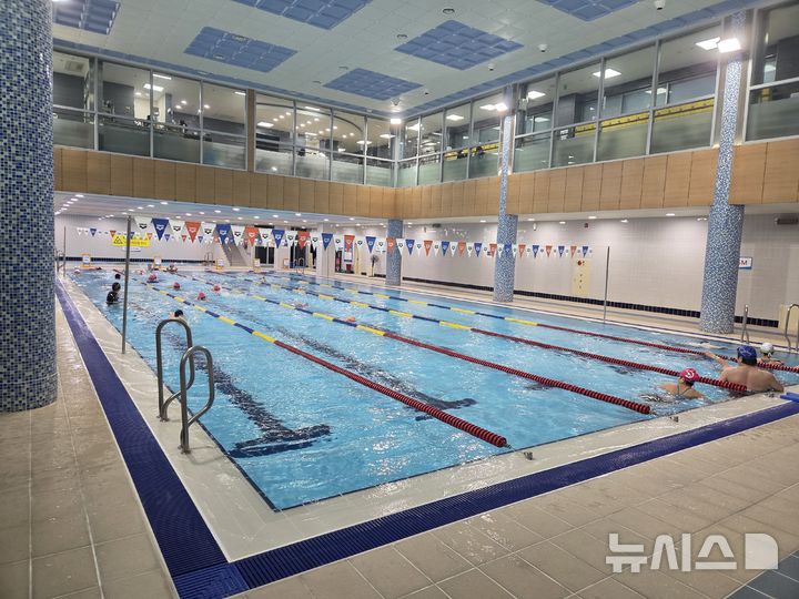 [여주=뉴시스]여주시노인복지관 수영장(사진=여주시 제공)2026.01.29.photo@newsis.com