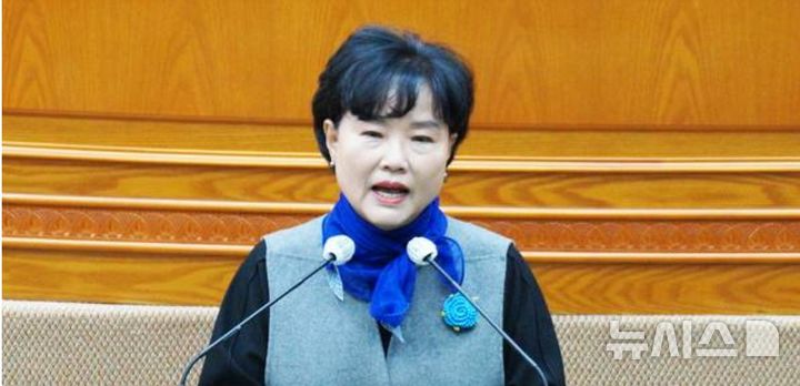 [안양=뉴시스] 더불어민주당 대표 연설에 나선 윤경숙 시 의원. (사진=화면 캡처).2026.01.30.photo@newsis.com