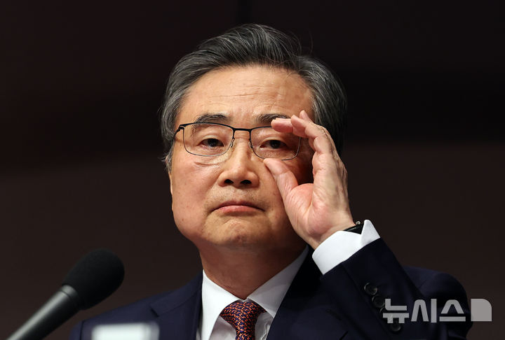 조현 외교장관 관훈토론회… "트럼프 SNS 발표 적응해야…화들짝 놀랄 필요 없어" [뉴시스Pic]