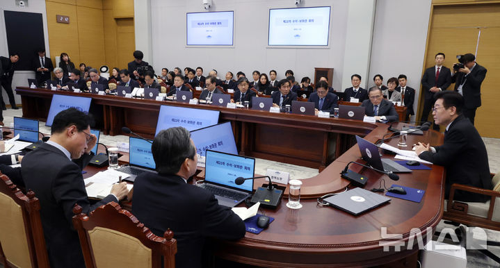 [서울=뉴시스] 고범준 기자 = 이재명 대통령이 29일 청와대에서 열린 수석보좌관회의에서 발언하고 있다. 2026.01.29. bjko@newsis.com