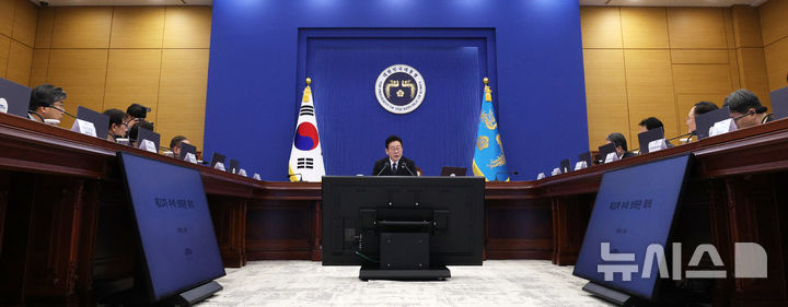 [서울=뉴시스] 고범준 기자 = 이재명 대통령이 29일 청와대에서 열린 수석보좌관회의에서 발언하고 있다. 2026.01.29. bjko@newsis.com