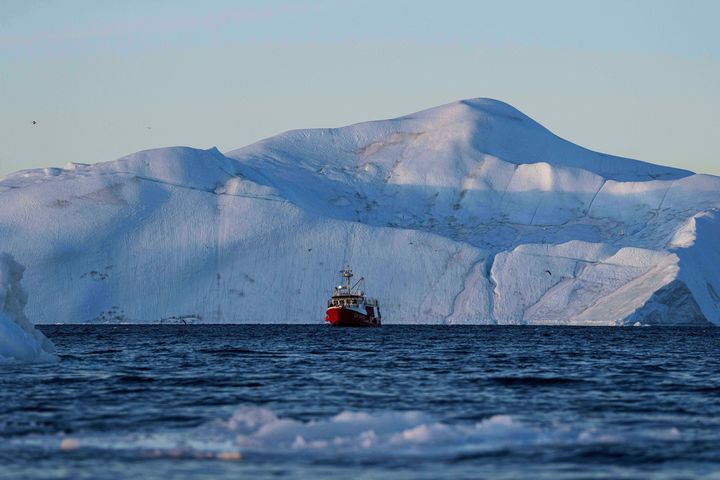 나토 "북극 군사작전 계획 착수"…그린란드서 존재감 강화