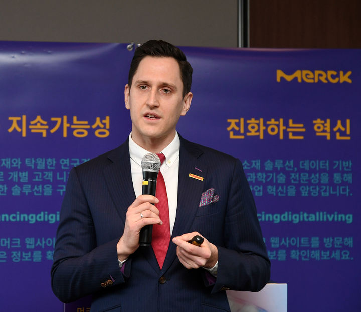 [서울=뉴시스]벤자민 하인 머크 일렉트로닉스 신임 CEO. (사진=머크 제공) 2026.01.30. photo@newsis.com *재판매 및 DB 금지