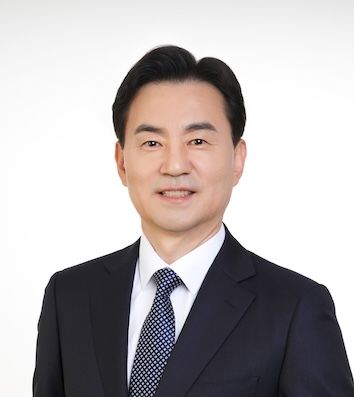 덕성여대, 제13대 총장에 민재홍 교수 취임