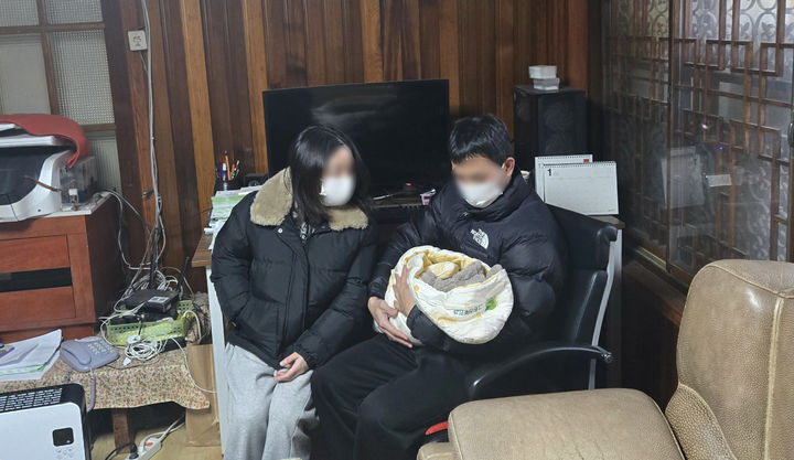 '19일 된' 베트남 신생아에 닿은 '광주 공동체'의 온정