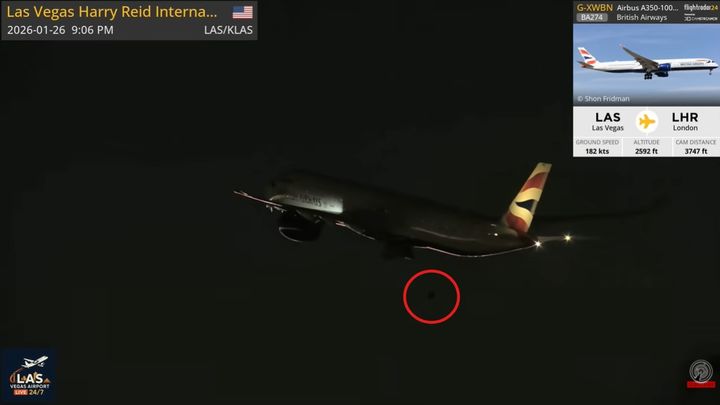 영국 여객기 이륙 직후 바퀴가 '퉁'…아찔한 사고