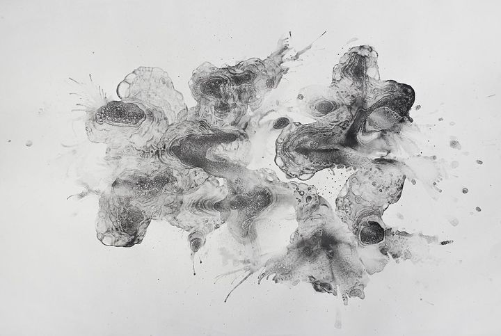 유기주, 가제-진화, 2026, 종이 위에 흑연과 혼합재료, 76x112cm *재판매 및 DB 금지