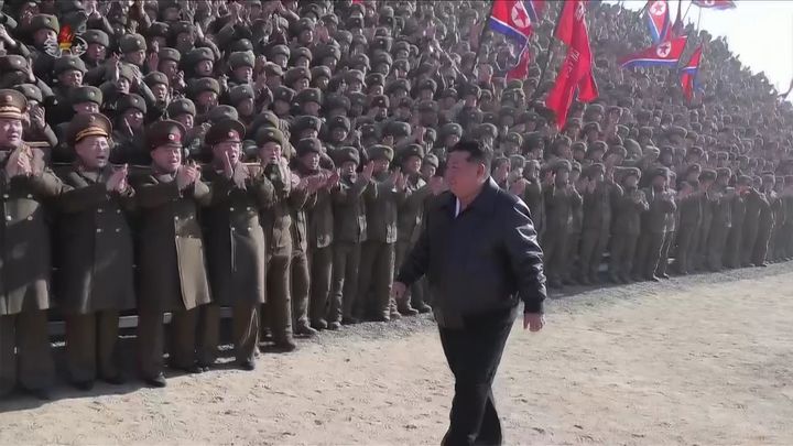 [서울=뉴시스] 북한 조선중앙TV가 지난달 29일 김정은 국무위원장이 황해남도 은률군 지방발전정책대상건설 착공식에 참석했다고 30일 보도했다. (사진=조선중앙TV 캡처) 2026.01.30. photo@newsis.com *재판매 및 DB 금지