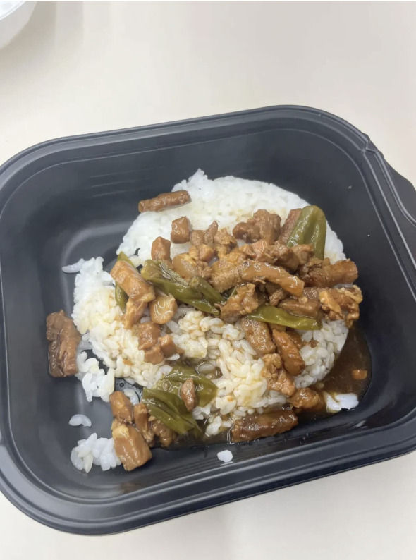 [뉴시스]편의점에서 구매한 윤주모 셰프의 밀키트. (사진 = 온라인 커뮤니티 캡처) *재판매 및 DB 금지