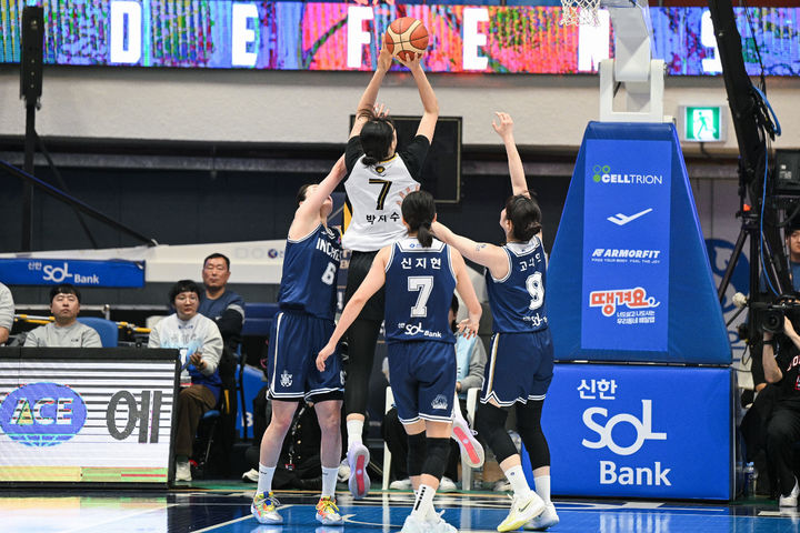 [서울=뉴시스] 여자프로농구 청주 KB국민은행이의 박지수. (사진=WKBL 제공) 2026.01.31. photo@newsis.com *재판매 및 DB 금지