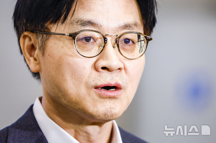 [인천공항=뉴시스] 정병혁 기자 = 김정관 산업통상부 장관. 2026.01.31. jhope@newsis.com