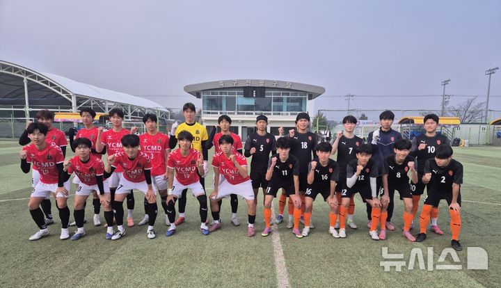 [영광=뉴시스] 전남 영광군이 스포티움 축구전용 구장 등 5곳의 축구장과 실내체육관 2곳, 실내·외 테니스장 등 훈련시설 보유를 통해 동계대회와 전지훈련지로 주목받고 있다. (사진=영광군 제공) photo@newsis.com