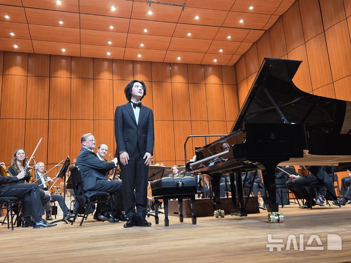 [평택=뉴시스] 조기용 기자 = 지난 30일 평택아트센터에서 열린 '정명훈&드레스덴 슈타츠카펠레 with 임윤찬' 공연 모습. 2026.02.01. excuseme@newsis.com