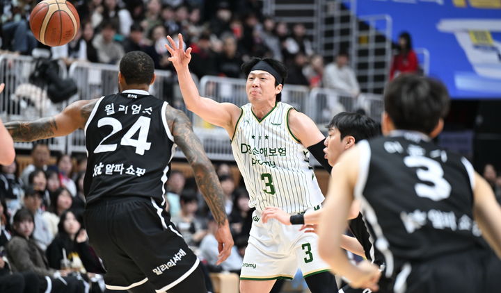 [서울=뉴시스] 프로농구 원주 DB의 이정현. (사진=KBL 제공) 