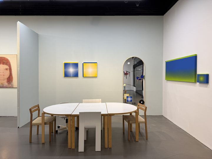 [대구=뉴시스] 대구 신세계갤러리는 아트와 빈티지 가구를 하나의 흐름으로 구성한 전시 'Art and Furniture: in life'를 선보인다. (사진 = 대구 신세계갤러리 제공) 2026.02.01. photo@newsis.com *재판매 및 DB 금지