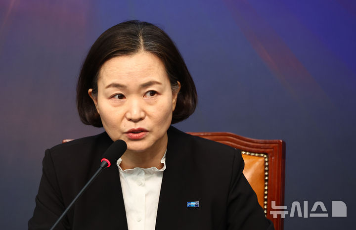 조국혁신당 "합당 밀약설은 음모론…허위사실 법적 조치"