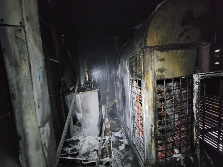 [진주=뉴시스]진주시 평거동 6층 화재.(사진=경남소방본부 제공).2026.02.02.photo@newsis.com *재판매 및 DB 금지