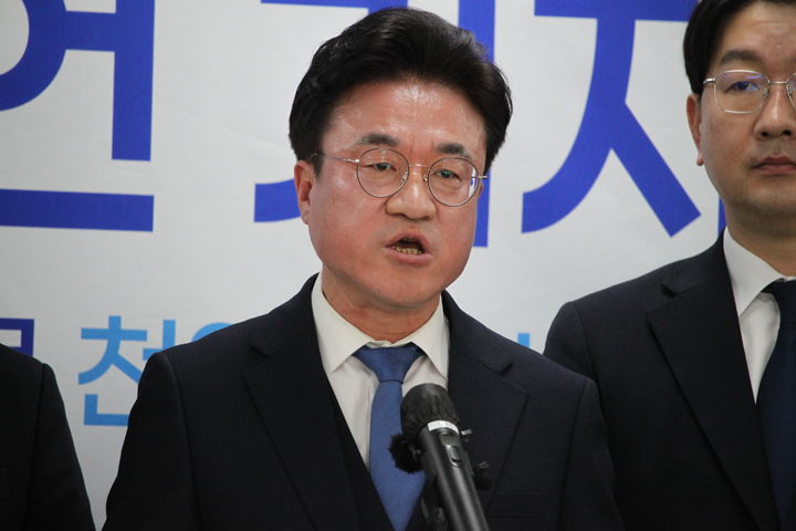 [천안=뉴시스] 최영민 기자=최재용 대통령직속 지방시대위원이 2일 더불어민주당 소속으로 천안시장 출마를 공식 선언했다. 2026.02.02 ymchoi@newsis.com *재판매 및 DB 금지