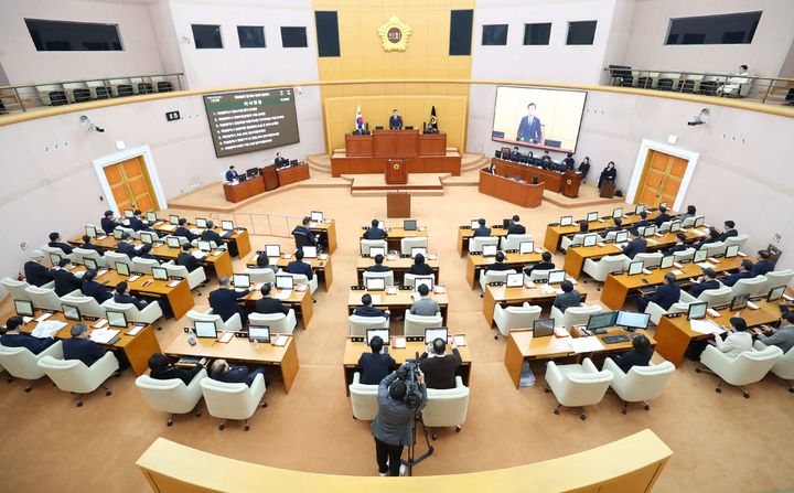 [대전=뉴시스] 조명휘 기자 = 대전시의회가 2일 제292회 임시회 제3차 본회의를 열어 안건을 심의·의결한 뒤 폐회하고 있다. (사진= 대전시의회 제공) 2026.02.02. photo@newsis.com *재판매 및 DB 금지