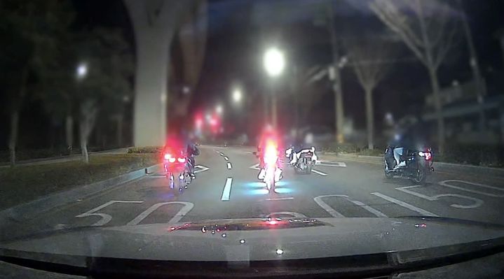 [부산=뉴시스] 26일 경찰청에 따르면 전국 시·도 자치경찰위원회 등과 협조해 오는 28일부터 3월 1일까지 이틀간 이륜차 폭주 행위를 집중 단속한다. 사진은 지난 1일 오전 2시17분께 해운대구 석대동에서 기장군 도시철도 4호선 안평역을 거쳐 해운대구 송정동 일원까지 오토바이 8대가 약 15㎞ 구간을 집단 주행한 모습. (사진=부산경찰청 제공) 2026.02.02. photo@newsis.com *재판매 및 DB 금지