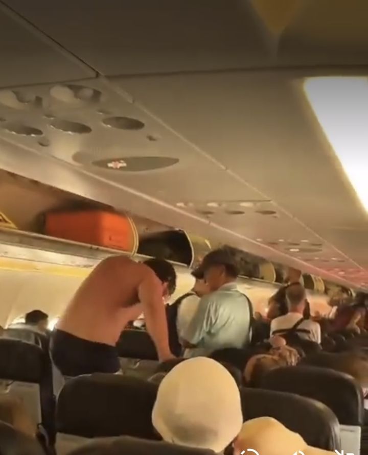 "비행기서 나체로 난동"…러시아 男, 태국 입국 거부