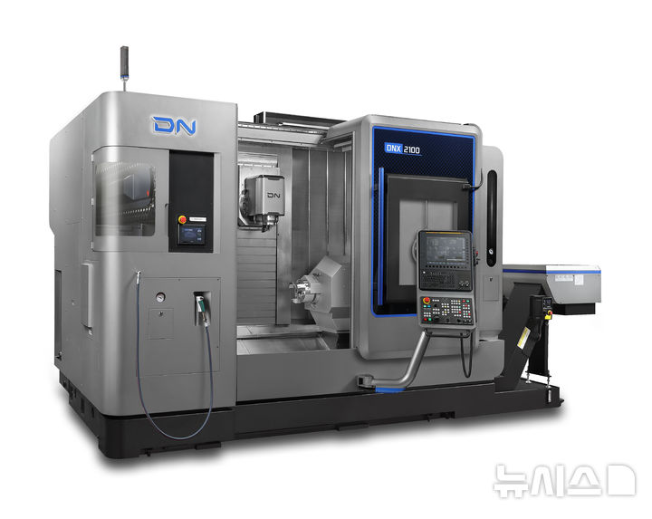 [창원=뉴시스]독일 'Best of Industry Award 2025' 수상작으로 선정된 DN솔루션즈의 복합 가공기 DNX 2100.(사진=DN솔루션즈 제공) 2026.02.02. photo@newsis.com