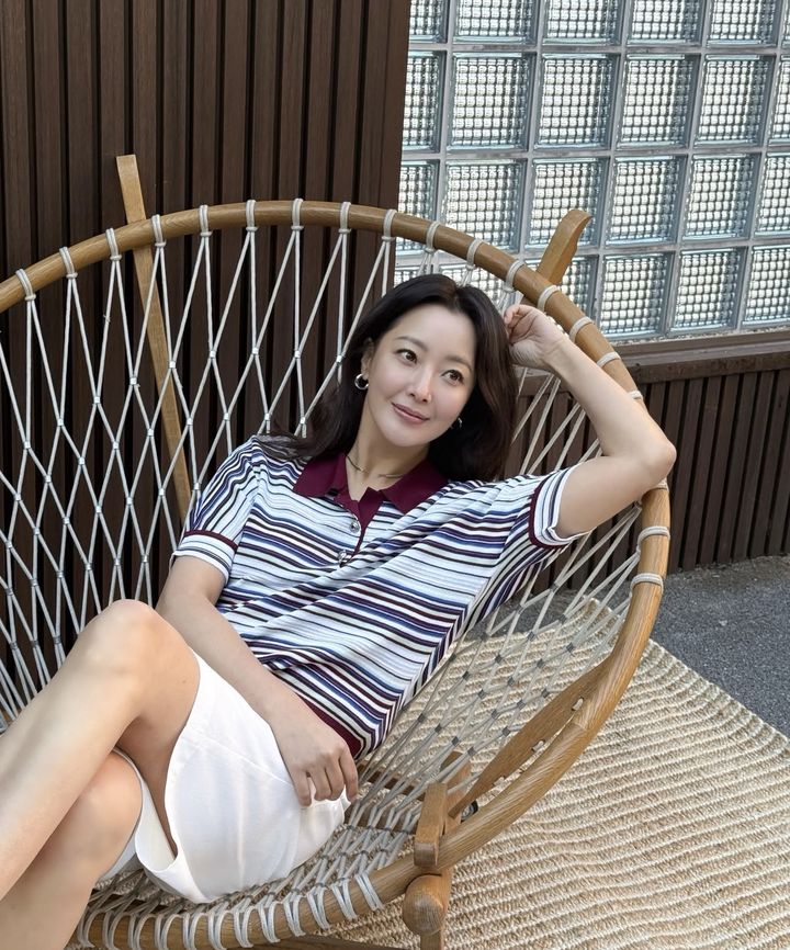 [서울=뉴시스] 베우 김희선. (사진=김희선 인스타그램 캡처) 2026.02.02. photo@newsis.com *재판매 및 DB 금지