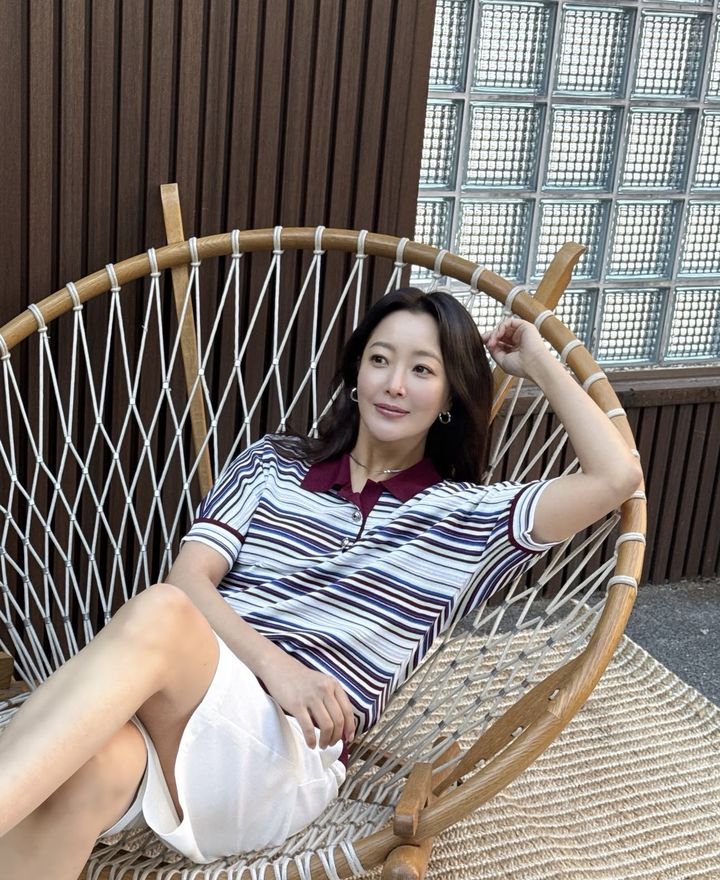 [서울=뉴시스] 베우 김희선. (사진=김희선 인스타그램 캡처) 2026.02.02. photo@newsis.com *재판매 및 DB 금지