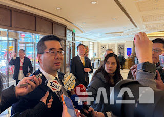 [베이징(중국)=뉴시스] 샤오쉬천(蕭旭岑) 대만 국민당 부주석이 2일 중국 베이징에 도착해 취재진의 취재에 응하고 있다. (사진 = 중국 국민당 홈페이지 갈무리) 2026.02.02 photo@newsis.com