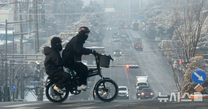 "청년 일자리 부족 '핵심 위험요인'"…중장기전략위 분과회의