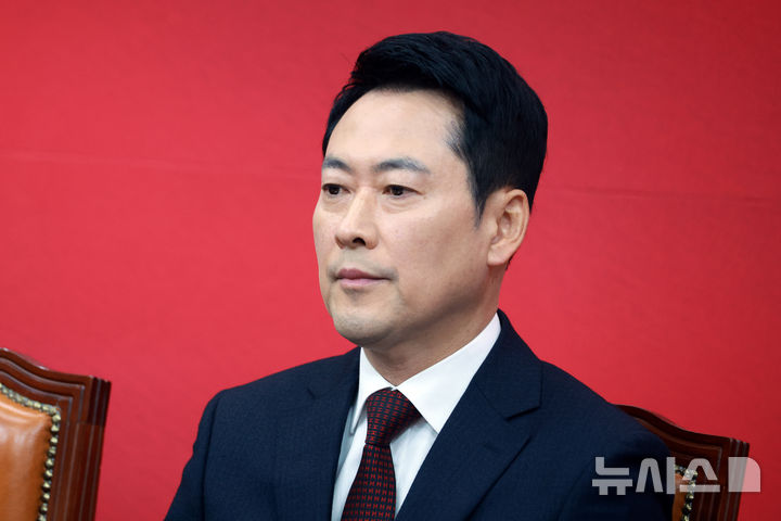 장동혁 향해 '사퇴·재신임' 요구 이어져…소장파·이준석 회동도