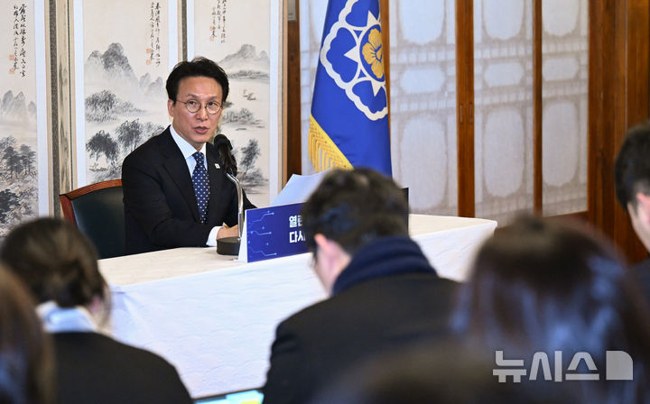 [서울=뉴시스] 최진석 기자 = 김민석 국무총리가 2일 서울 총리공관에서 열린 출입기자 간담회에서 발언하고 있다. (공동취재) 2026.02.02. photo@newsis.com