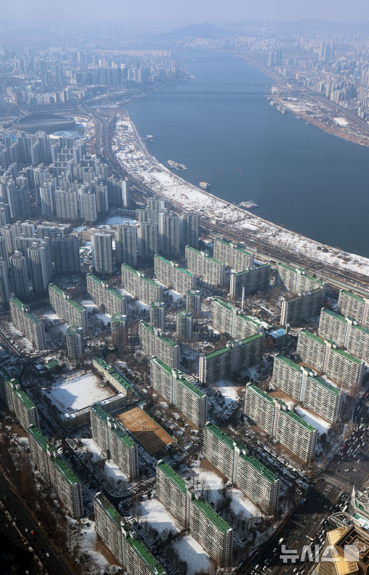 [서울=뉴시스] 조성우 기자 = 서울 송파와 강남 지역 아파트 단지가 보이고 있다. 2026.02.02. xconfind@newsis.com