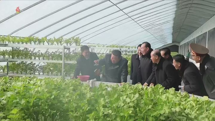 [서울=뉴시스] 김정은 북한 국무위원장이 신의주 온실종합농장 준공식에 참석했다고 조선중앙TV가 2월 2일 보도했다. (사진=조선중앙TV 캡처) 2026.06.01. photo@newsis.com *재판매 및 DB 금지