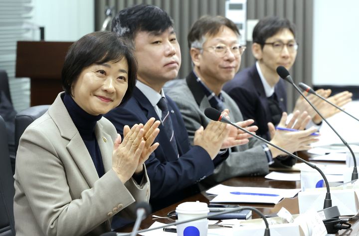 [세종=뉴시스] 보건복지부는 3일 이스란 제1차관 주재로 치매안심재산관리지원서비스 시범사업 관련 전문가 간담회를 개최했다고 밝혔다.(사진=보건복지부) *재판매 및 DB 금지