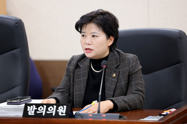 [인천=뉴시스] 3일 인천시의회 제306회 임시회 행정안전위원회에서 유승분 의원이 대표발의한 조례안 제안 설명을 하고 있다. (사진=인천시의회 제공) 2026.02.03. photo@newsis.com *재판매 및 DB 금지