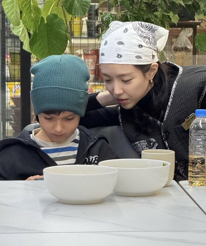 [서울=뉴시스] 가수 겸 배우 손나은. (사진=손나은 인스타그램 캡처) 2026.02.03. photo@newsis.com *재판매 및 DB 금지