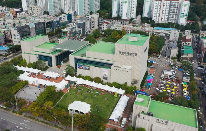 [당진=뉴시스] 충남 당진문예의전당과 주차장 전경. (사진=심의수 의원 제공) 2026.02.03. photo@newsis.com *재판매 및 DB 금지