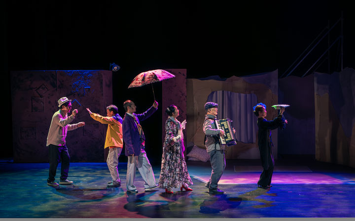 경남 사천시에 근거지를 둔 극단 장자번덕의 창작공연 '운수대통' 한 장면.(사진=경남문화예술진흥원 제공) 2026.02.03. *재판매 및 DB 금지