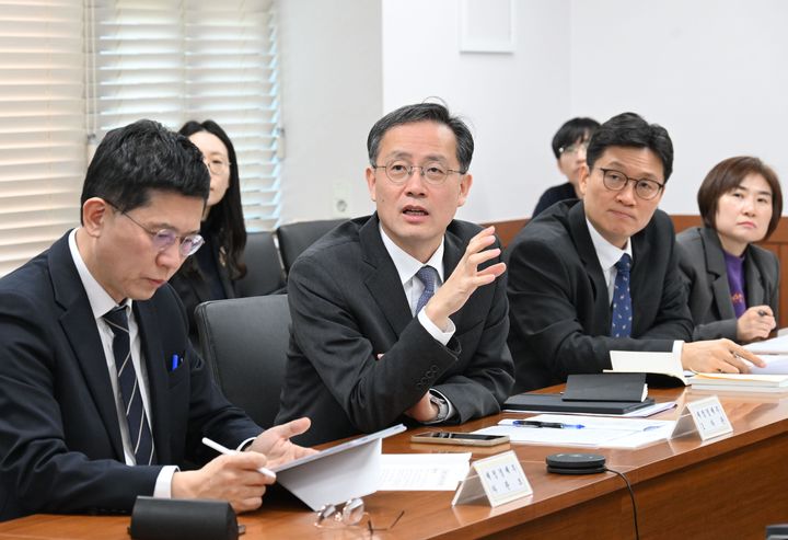 재경차관 "먹거리 물가 강세로 서민 부담…가격·수급 안정 총력"