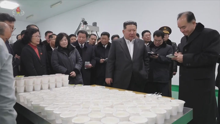 "고철에, 폐지, 인분까지 모으라고?"…北 '사회적 과제'에 한숨