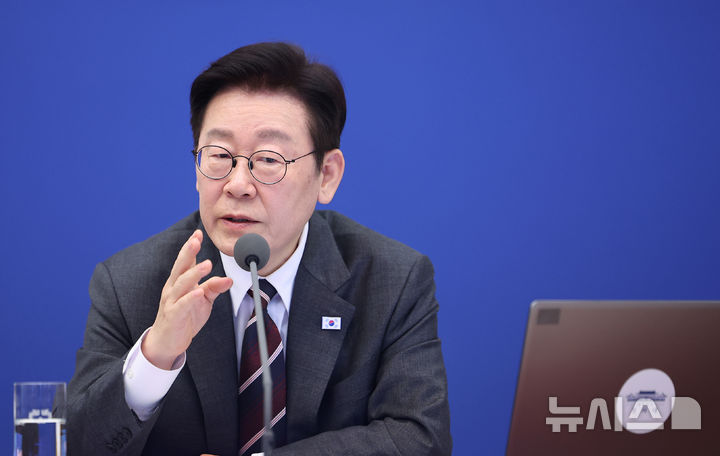 [서울=뉴시스] 고범준 기자 = 이재명 대통령이 3일 청와대에서 열린 국무회의에서 발언하고 있다. 2026.02.03. bjko@newsis.com